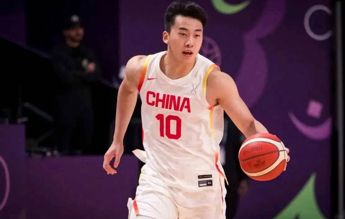 开云体育-蒂姆在G2比赛中出色防守，领先优势明显引发热议！