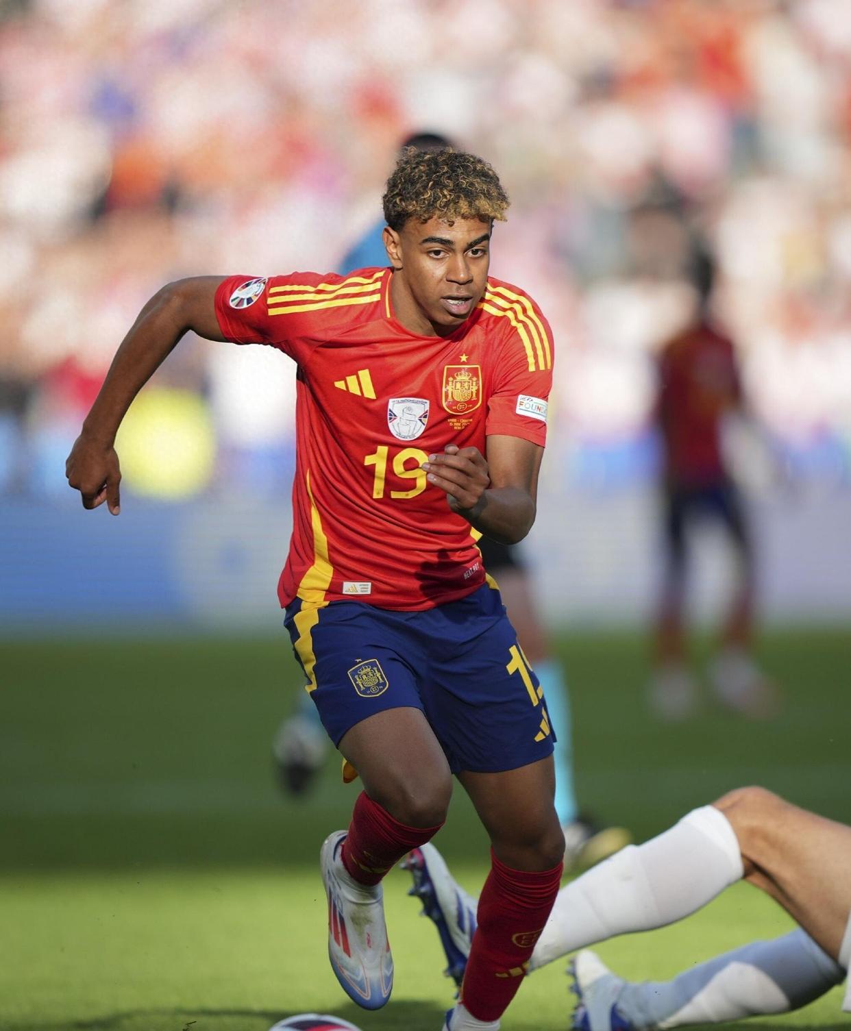 开云-关于穆古鲁扎赛事官方发布爆冷新规，利物浦争议不断！的信息